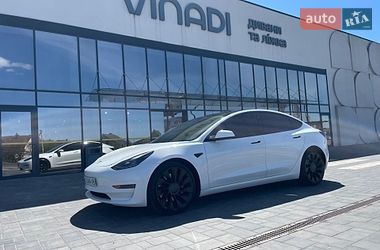 Седан Tesla Model 3 2023 в Луцке
