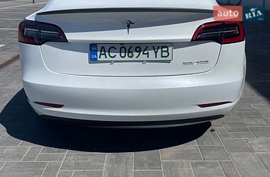 Седан Tesla Model 3 2023 в Луцке