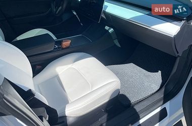 Седан Tesla Model 3 2023 в Луцке