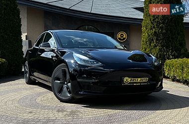 Седан Tesla Model 3 2020 в Львове