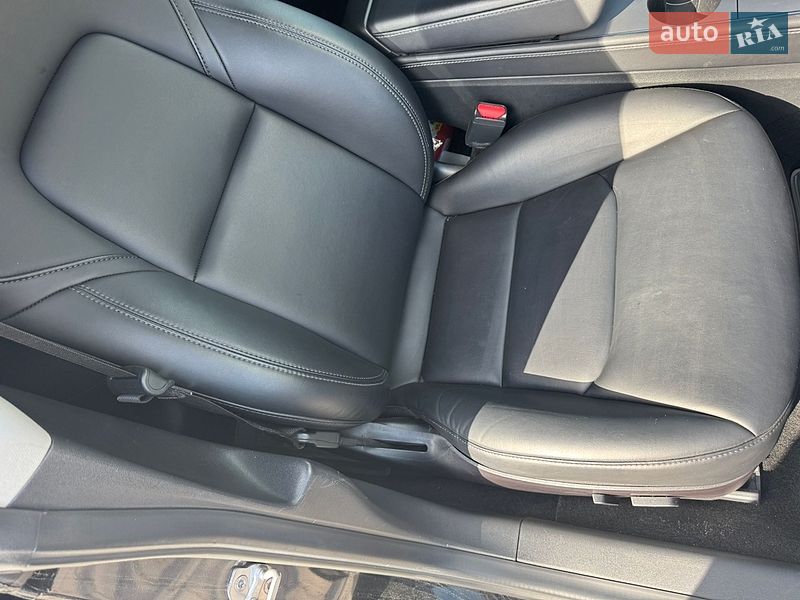 Седан Tesla Model 3 2022 в Виннице