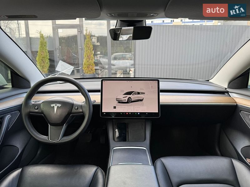 Седан Tesla Model 3 2022 в Киеве