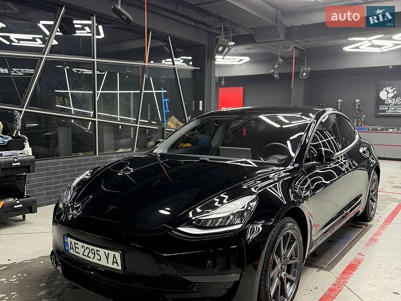 Tesla Model 3 2019