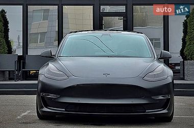 Седан Tesla Model 3 2020 в Києві