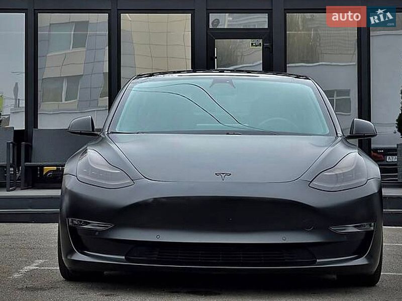 Седан Tesla Model 3 2020 в Києві