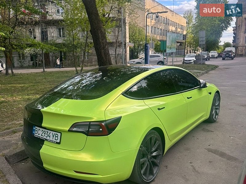 Седан Tesla Model 3 2019 в Львове