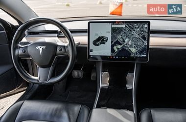 Седан Tesla Model 3 2018 в Києві