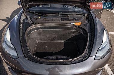 Седан Tesla Model 3 2018 в Києві