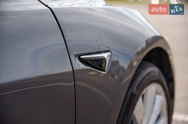Седан Tesla Model 3 2018 в Києві