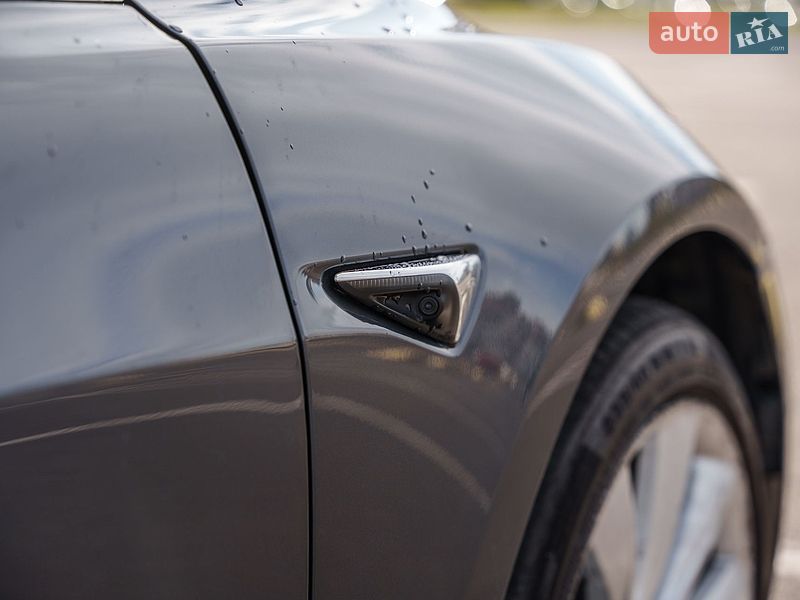 Седан Tesla Model 3 2018 в Києві
