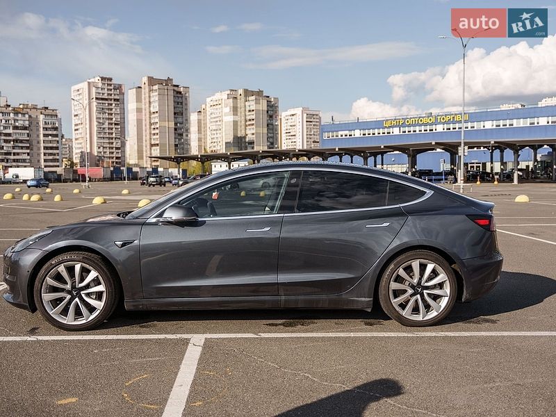 Седан Tesla Model 3 2018 в Києві