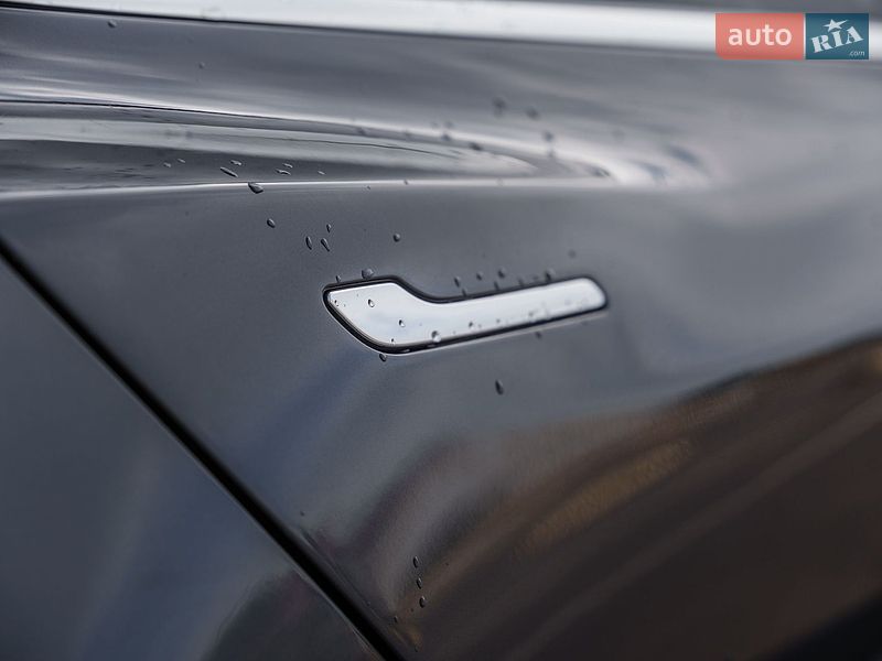 Седан Tesla Model 3 2018 в Києві
