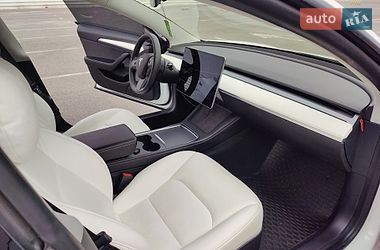 Седан Tesla Model 3 2021 в Львове
