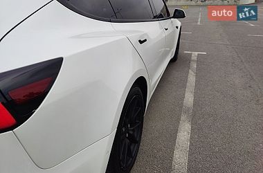 Седан Tesla Model 3 2021 в Львове
