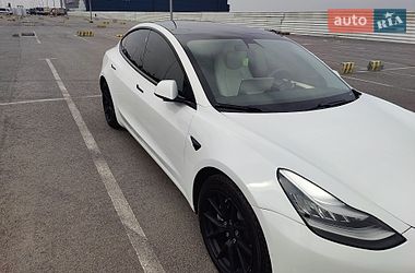 Седан Tesla Model 3 2021 в Львове
