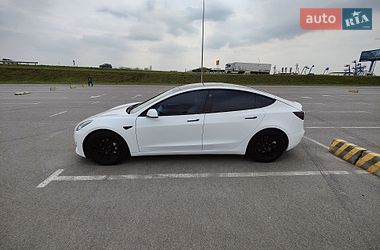 Седан Tesla Model 3 2021 в Львове