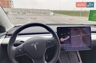 Седан Tesla Model 3 2021 в Львове