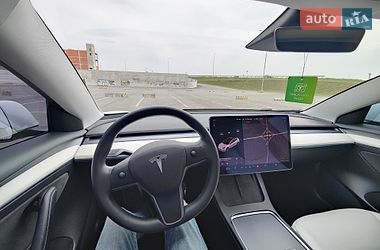 Седан Tesla Model 3 2021 в Львове