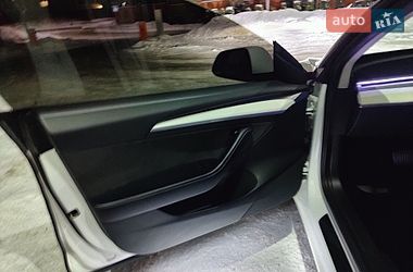 Седан Tesla Model 3 2021 в Львове