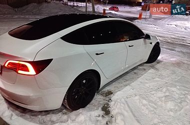 Седан Tesla Model 3 2021 в Львове