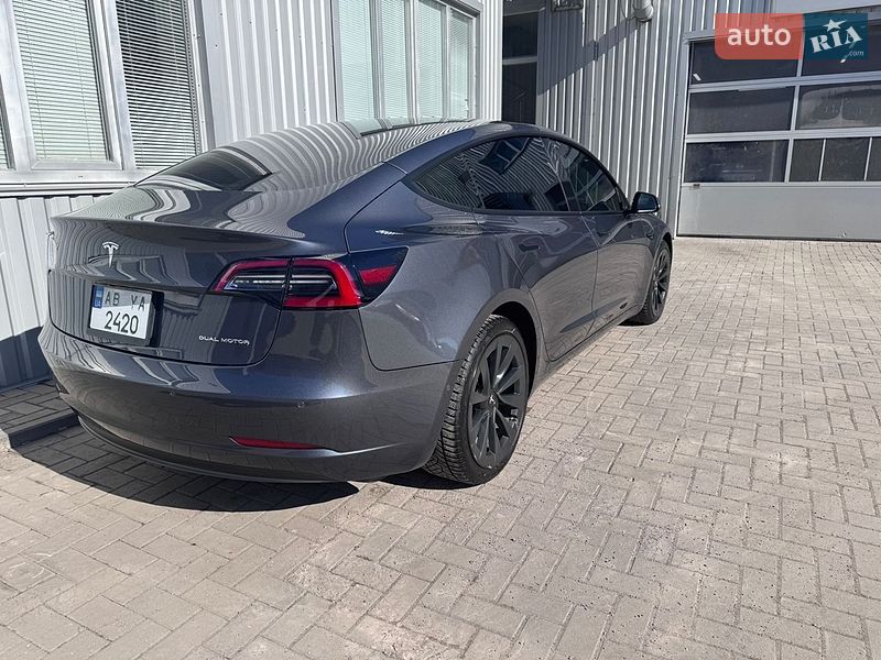 Седан Tesla Model 3 2022 в Виннице