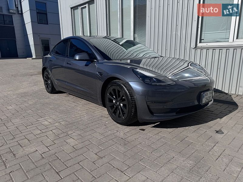 Седан Tesla Model 3 2022 в Виннице