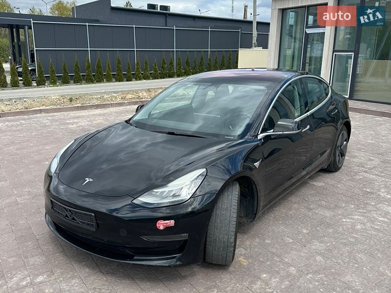 Tesla Model 3 2017