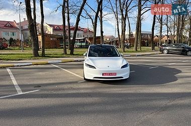 Седан Tesla Model 3 2025 в Києві