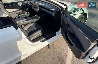 Седан Tesla Model 3 2025 в Киеве