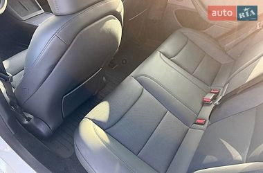 Седан Tesla Model 3 2025 в Киеве