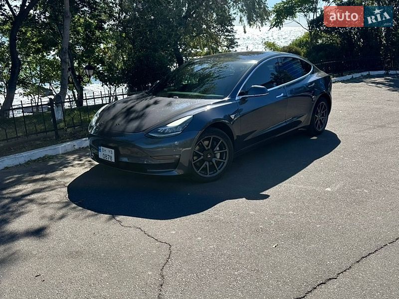 Tesla Model 3 2019