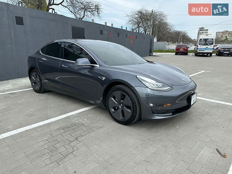 Седан Tesla Model 3 2019 в Одесі