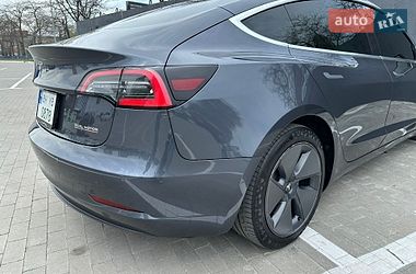 Седан Tesla Model 3 2019 в Одесі