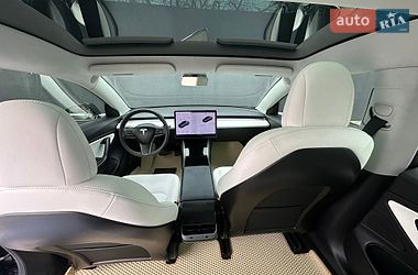 Седан Tesla Model 3 2019 в Одесі