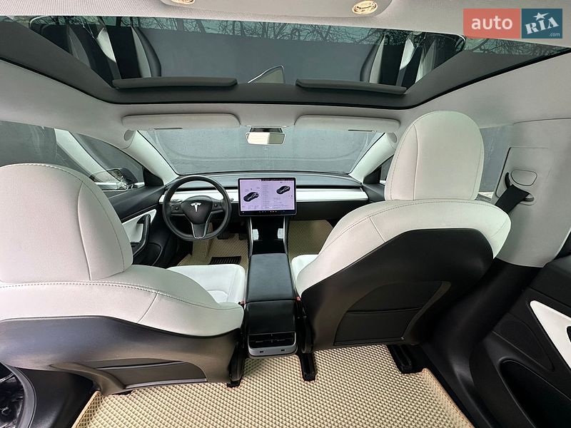Седан Tesla Model 3 2019 в Одесі