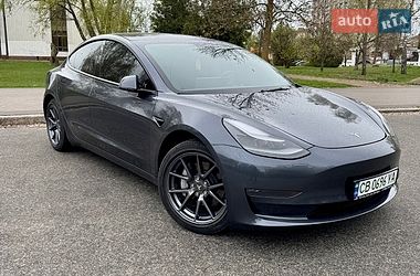 Седан Tesla Model 3 2022 в Чернігові
