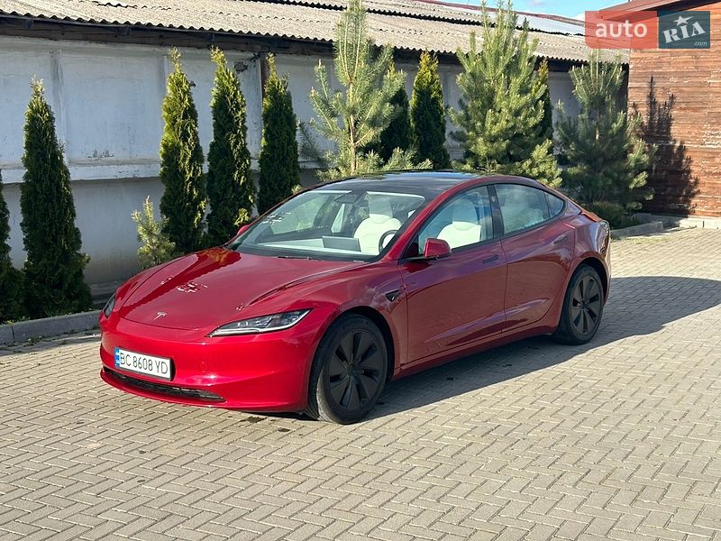 Седан Tesla Model 3 2024 в Львове