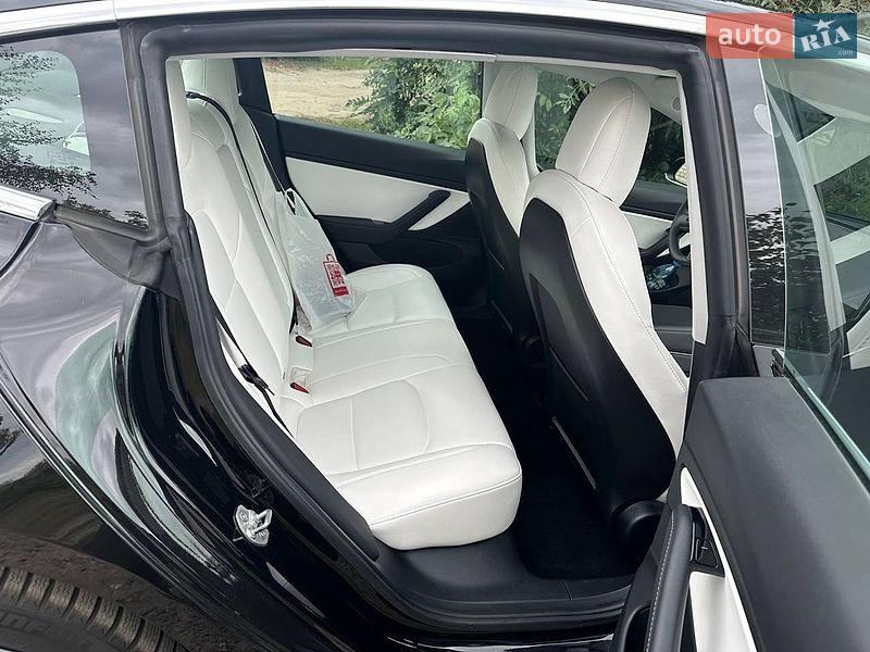 Седан Tesla Model 3 2020 в Харкові