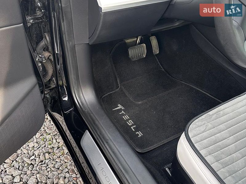 Седан Tesla Model 3 2020 в Харькове
