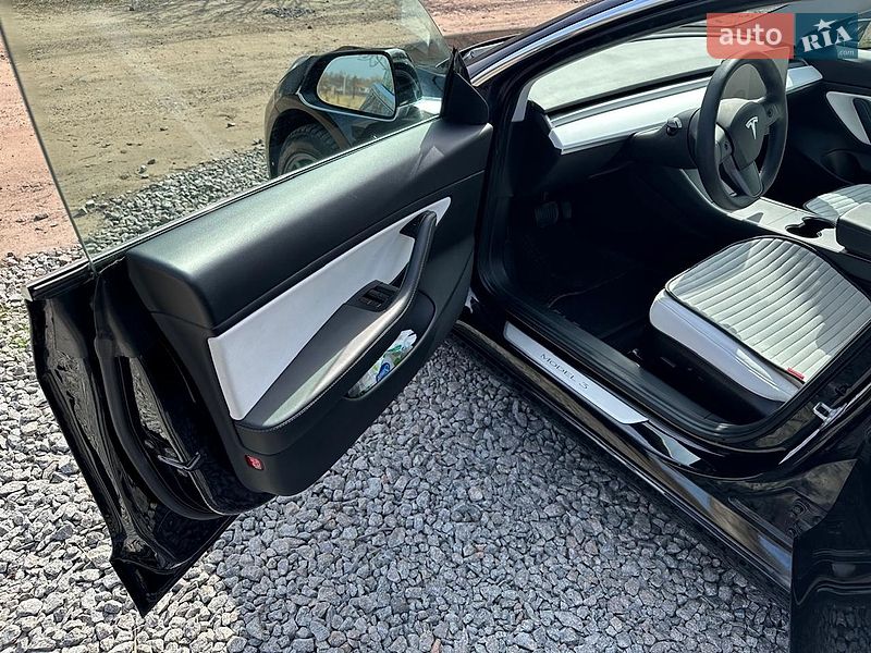 Седан Tesla Model 3 2020 в Харкові