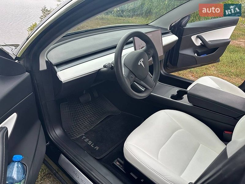 Седан Tesla Model 3 2020 в Харкові