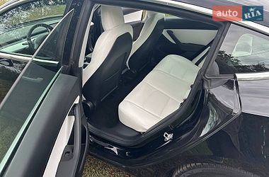 Седан Tesla Model 3 2020 в Харкові