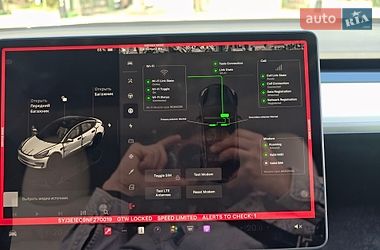 Седан Tesla Model 3 2022 в Києві
