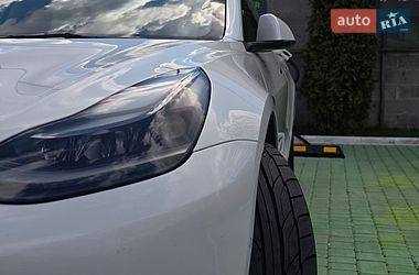 Седан Tesla Model 3 2022 в Києві