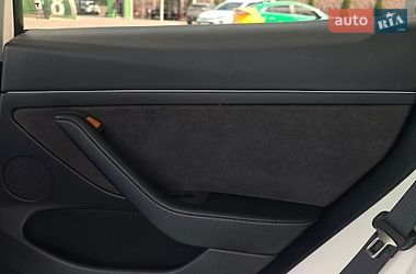 Седан Tesla Model 3 2022 в Києві