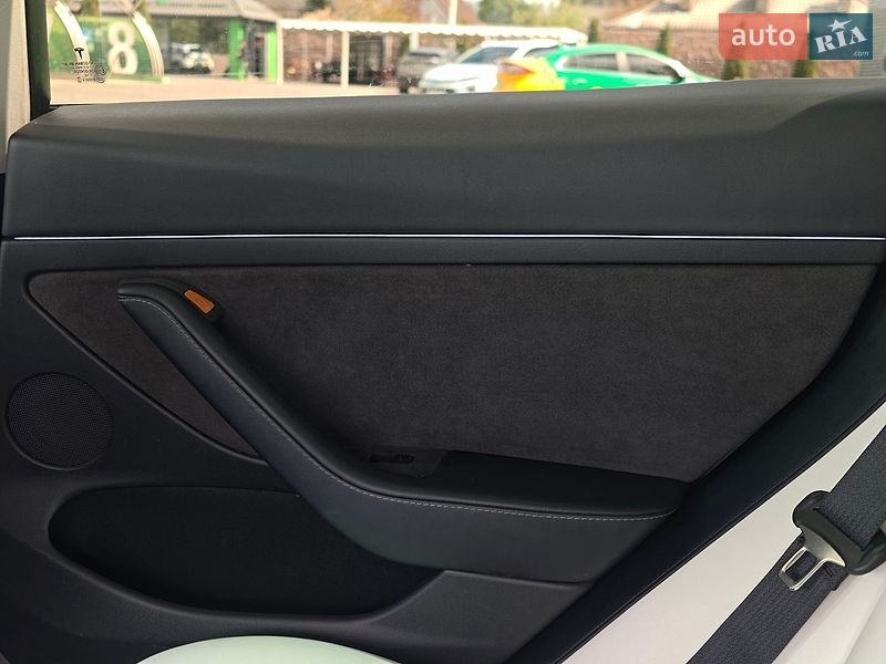 Седан Tesla Model 3 2022 в Києві
