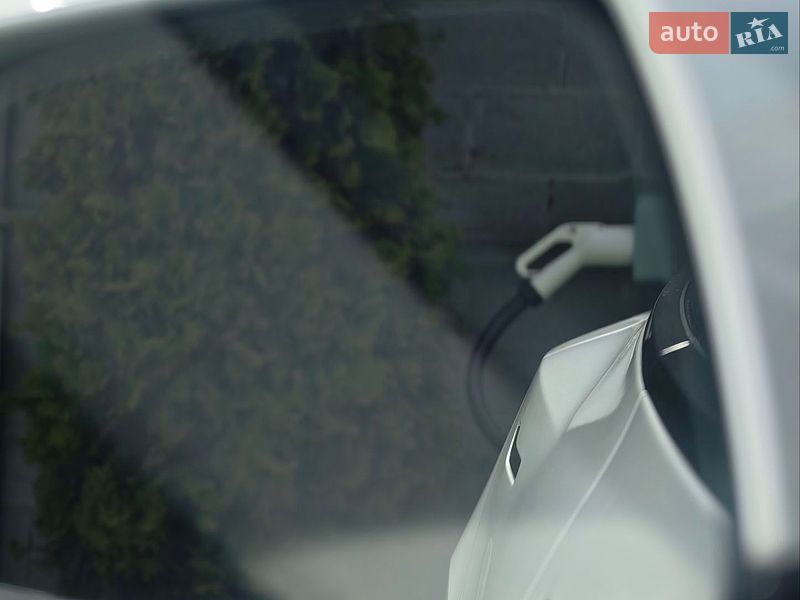 Седан Tesla Model 3 2022 в Києві