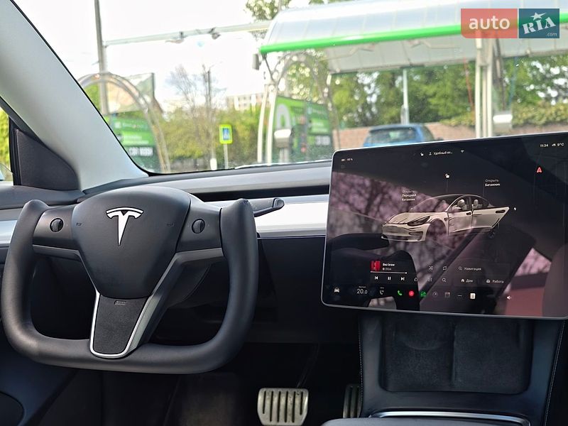 Седан Tesla Model 3 2022 в Києві