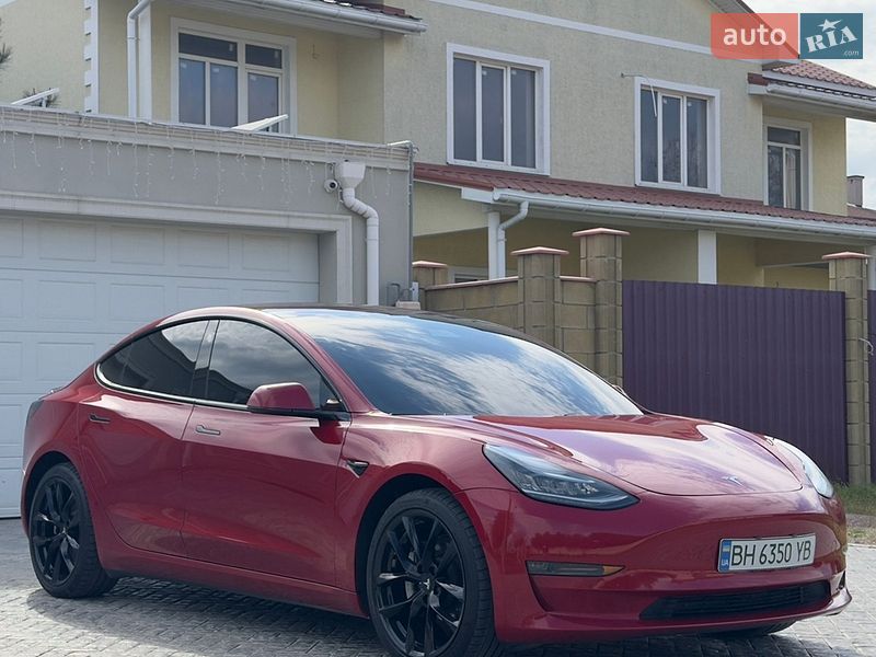 Седан Tesla Model 3 2018 в Одесі