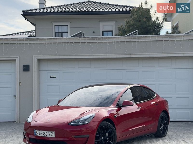 Седан Tesla Model 3 2018 в Одесі